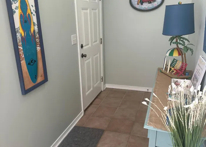 Beautiful Two Bedroom, Two Bathroom First Floor In Gulf Shores! 3*