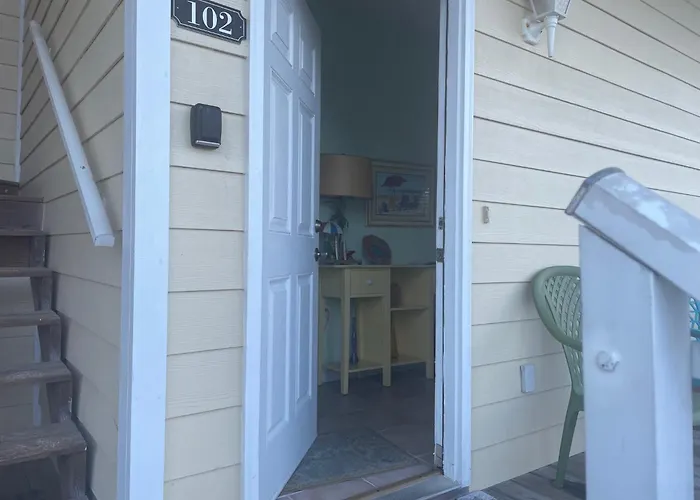 Beautiful Two Bedroom, Two Bathroom First Floor In Gulf Shores! Gulf Shores